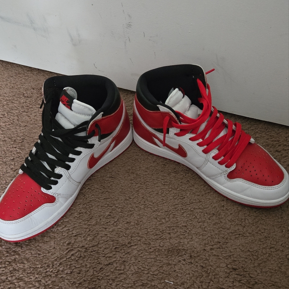 Mens Jordan 1 high size 8.5 red and white